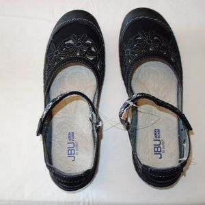 NWT - JBU Wildflower Mary Jane Flats size 10